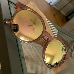 Mirrored sunglasses